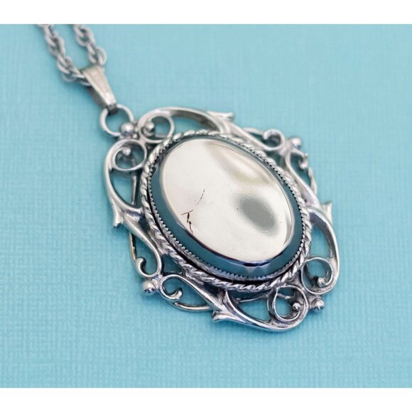 Vintage Silver Tone Abstract Oval Pendant Elegant Necklace 20 inch by Whiting Da - Picture 1 of 3